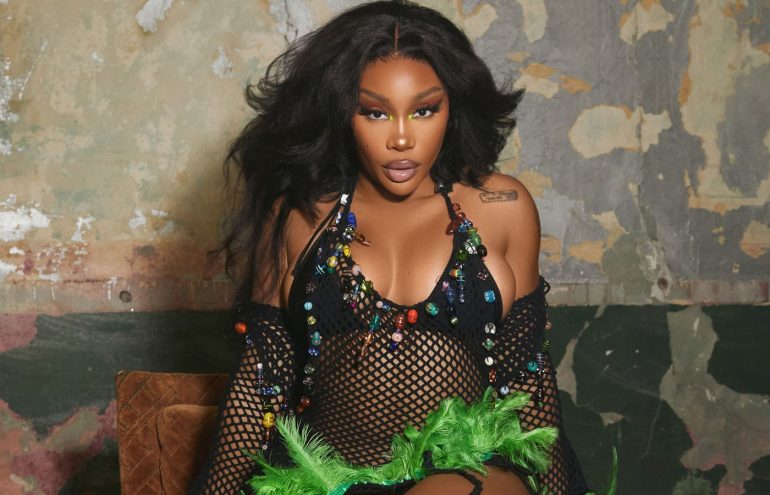 A cantora e compositora SZA lançou seu segundo disco recentemente, intitulado "SOS". O álbum estreou no Spotify acumulando mais de 68 milhões de plays nas primeiras 24h de lançamento.