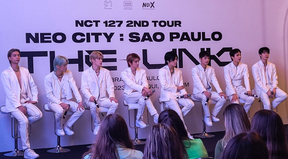 É a primeira vez que o NCT 127 desembarca no Brasil e o grupo já chegou com três shows marcados para os dias 18, 19 e 20 de janeiro com a turnê “Neo City - The Link”. Os artista aproveitaram para conversar com a imprensa antes do show e citaram a expectativa sobre o novo álbum, que estreia em 30 de janeiro.