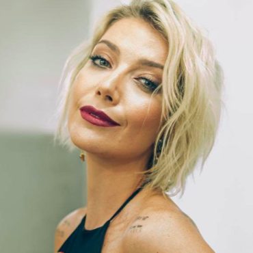 Na imagem, está Luiza Possi, possível participante do BBB23