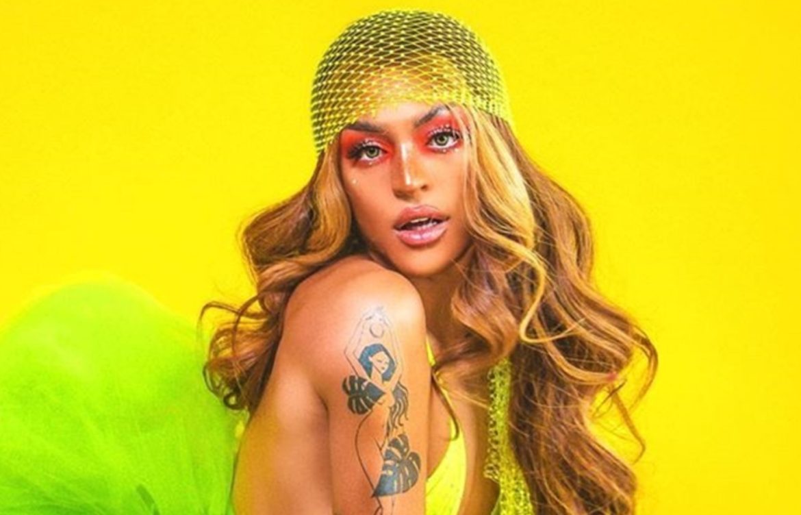 Imagem de um ensaio fotográfico de Pabllo Vittar.