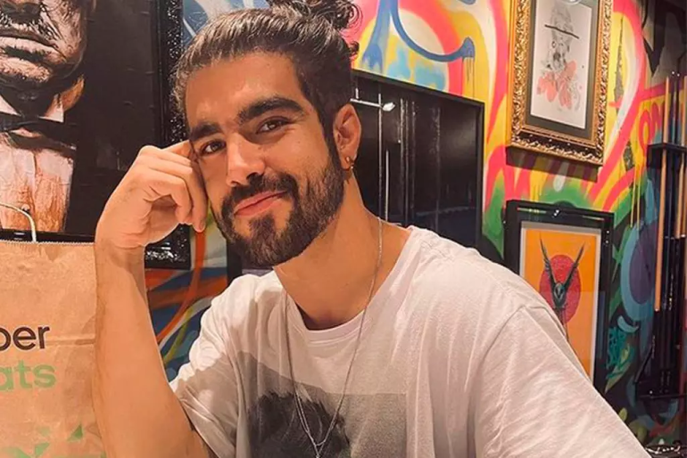 Caio Castro faz jantar na Florida e convida Jair Bolsonaro