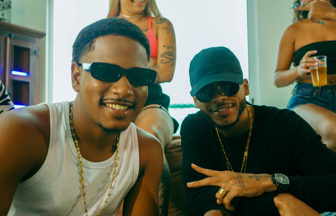 GIGANTES! Em parceria com MC Negrossim e DJ Isaac 22, Rennan da Penha se prepara para lançar sua mais nova música intitulada "Larissinha". A faixa chega em todas as plataformas musicais no dia 3 de fevereiro.