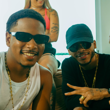 GIGANTES! Em parceria com MC Negrossim e DJ Isaac 22, Rennan da Penha se prepara para lançar sua mais nova música intitulada "Larissinha". A faixa chega em todas as plataformas musicais no dia 3 de fevereiro.