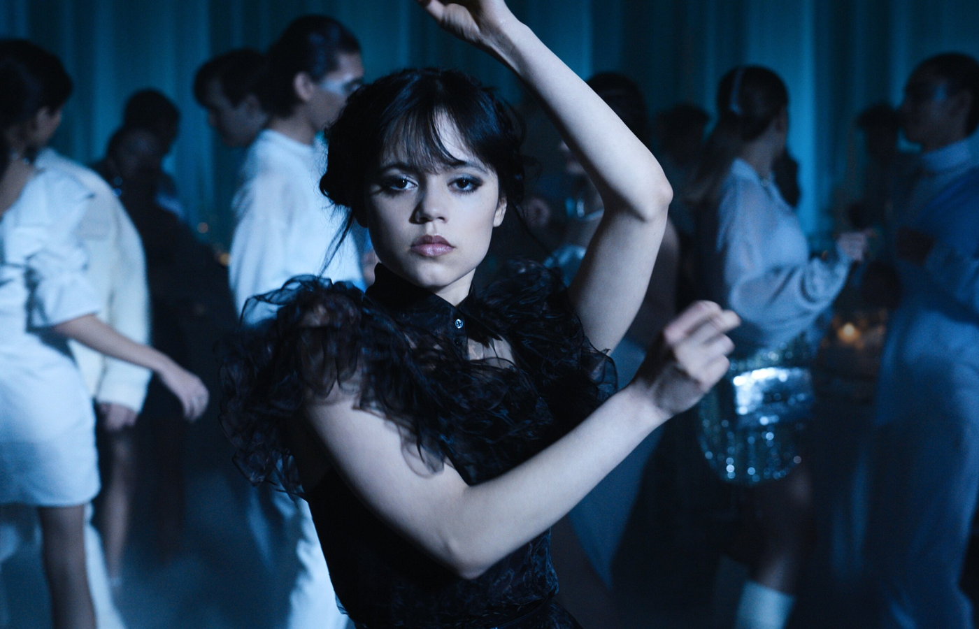 Jenna ortega fala sobre wandinha em podcast