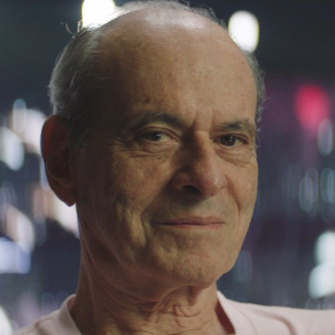 Começou a a ser veiculada a campanha que aquece o público para o início das vendas de ingressos da primeira edição do The Town: maior festival de música, cultura e arte de São Paulo, que ocorre nos dias 2, 3, 7, 9 e 10 de setembro, na Cidade da Música. A produção conta com participação do cantor Ney Matogrosso.