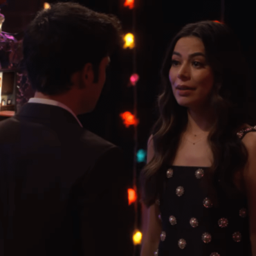 5, 4, 3, 2, 1... A nova temporada de iCarly acaba de ganhar data de estreia no Paramount+. O novo ano da série chega no dia 25 de junho e a vida de Carly continua complicada, bem semelhante aos seus amigos.