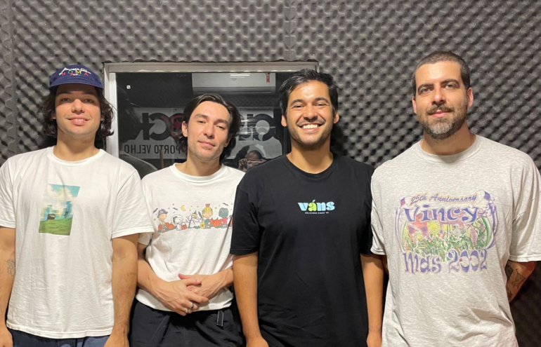 Com 23 anos de história, o Festival Casarão é uma das maiores manifestações culturais independentes da região norte e aconteceu nos dias 28, 29 e 30 de abril, em Porto Velho (RO). A UpdateCharts esteve presente e além de acompanhar o evento, conversamos com a Terno Rei, banda integrante do line-up.