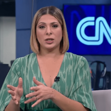 Jornalista Daniela Lima apresentado jornal