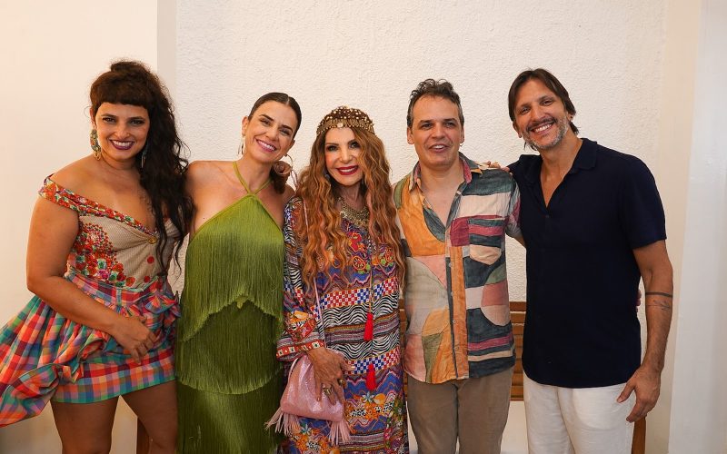 Livia Mattos, Mariana Aydar, Elba Ramalho, Marcelo Caldi e Carlos Prazeres - (Foto: Rafa Rocha)
