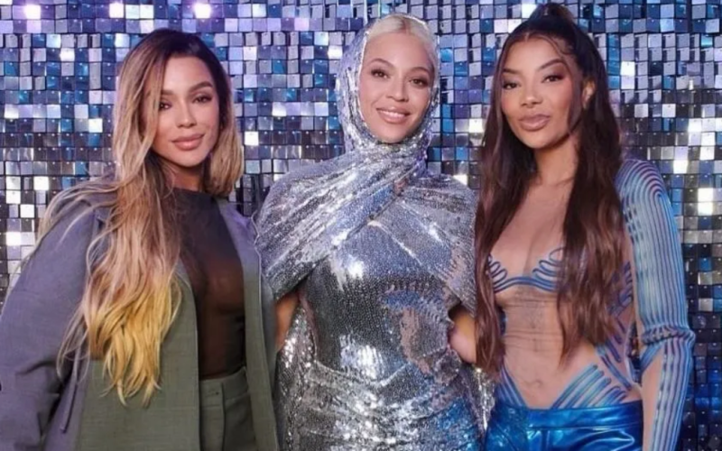 Brunna e Ludmilla com Beyoncé em evento em Salvador, em 2023.