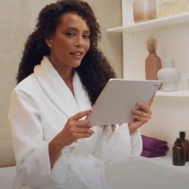 Atriz é embaixadora da marca