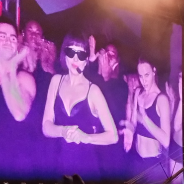 lady gaga em ensiao na praia de copacabana