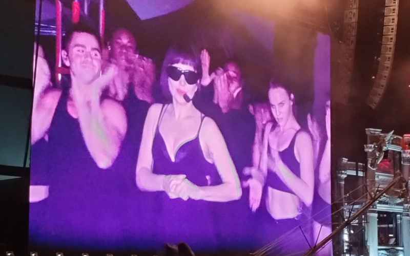 lady gaga em ensiao na praia de copacabana