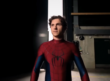 Tom Holland vestido com o novo traje do Homem-Aranha em teaser de Homem-Aranha: Um Novo Dia, divulgado pela Marvel e Sony."