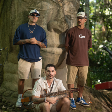 3030 lança o EP “Origens”, projeto que revisita a essência do trio com rap, poesia e brasilidade.