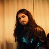 nando inicia lançamentos de seu álbum de estreia com o single “mas adoro amar você”